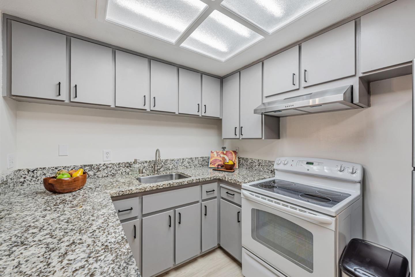 Detail Gallery Image 11 of 31 For 2499 Jubilee Ln, San Jose,  CA 95131 - 1 Beds | 1 Baths