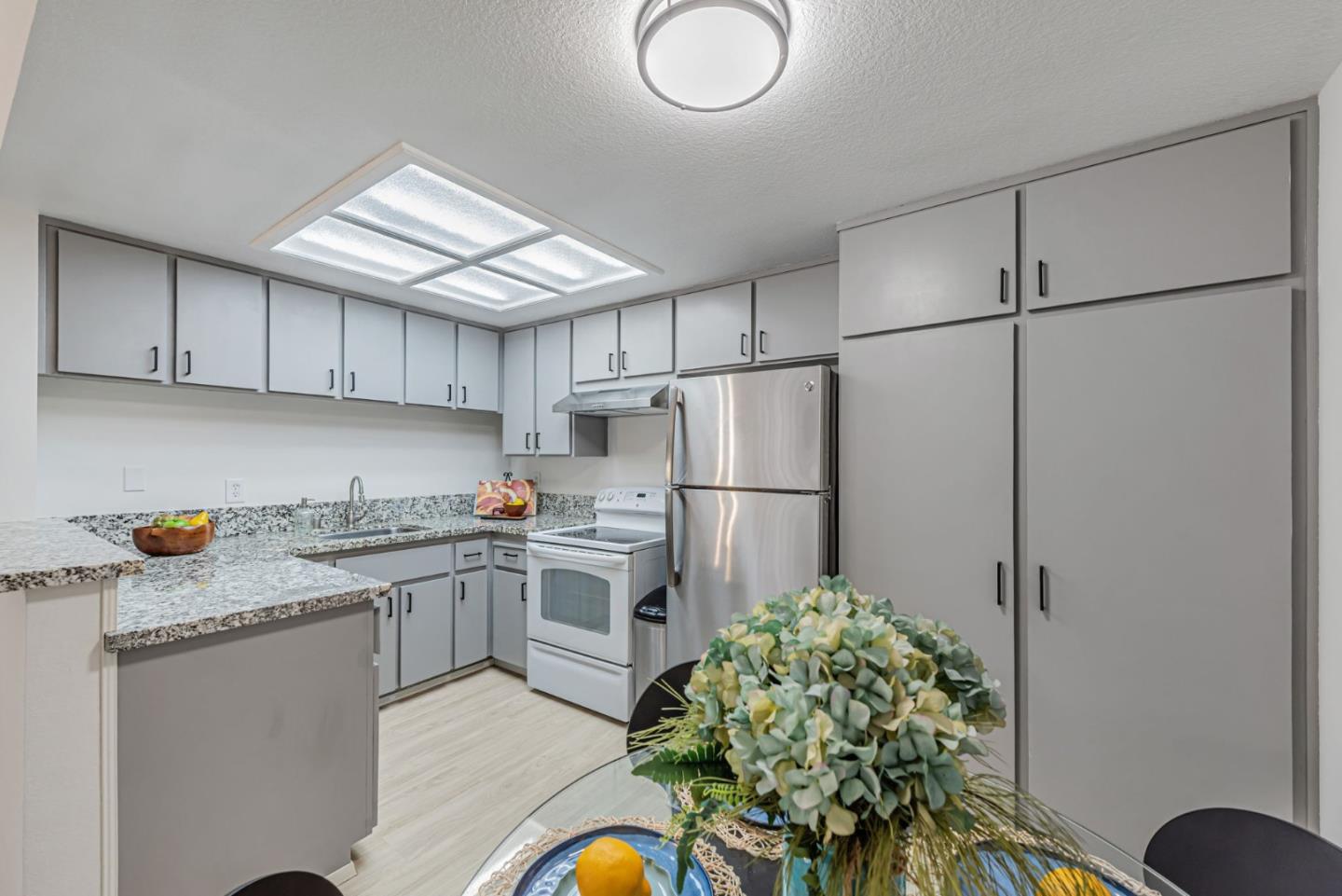 Detail Gallery Image 13 of 31 For 2499 Jubilee Ln, San Jose,  CA 95131 - 1 Beds | 1 Baths