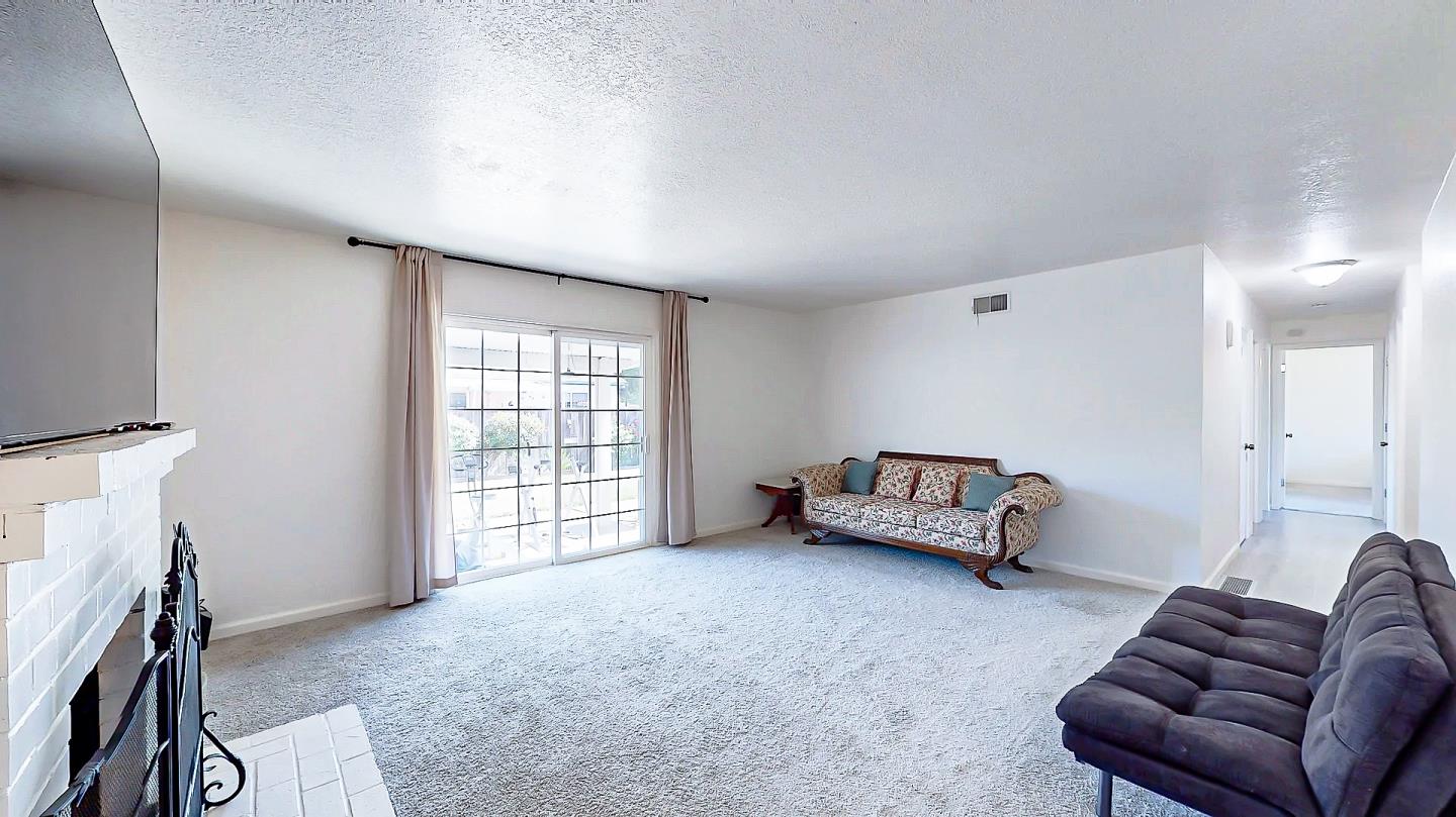 Detail Gallery Image 14 of 43 For 2001 Jerry Ln, Lodi,  CA 95242 - 3 Beds | 2 Baths