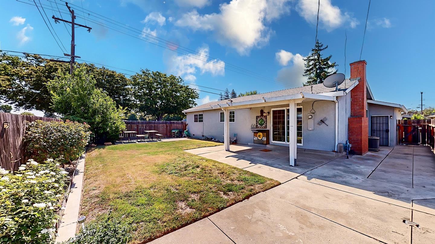 Detail Gallery Image 28 of 43 For 2001 Jerry Ln, Lodi,  CA 95242 - 3 Beds | 2 Baths