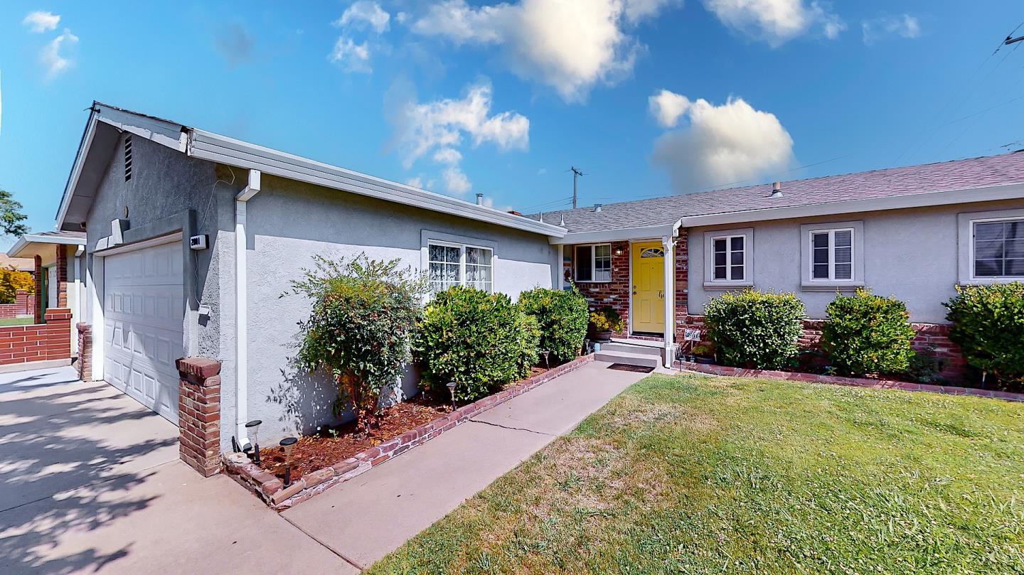 Detail Gallery Image 5 of 43 For 2001 Jerry Ln, Lodi,  CA 95242 - 3 Beds | 2 Baths