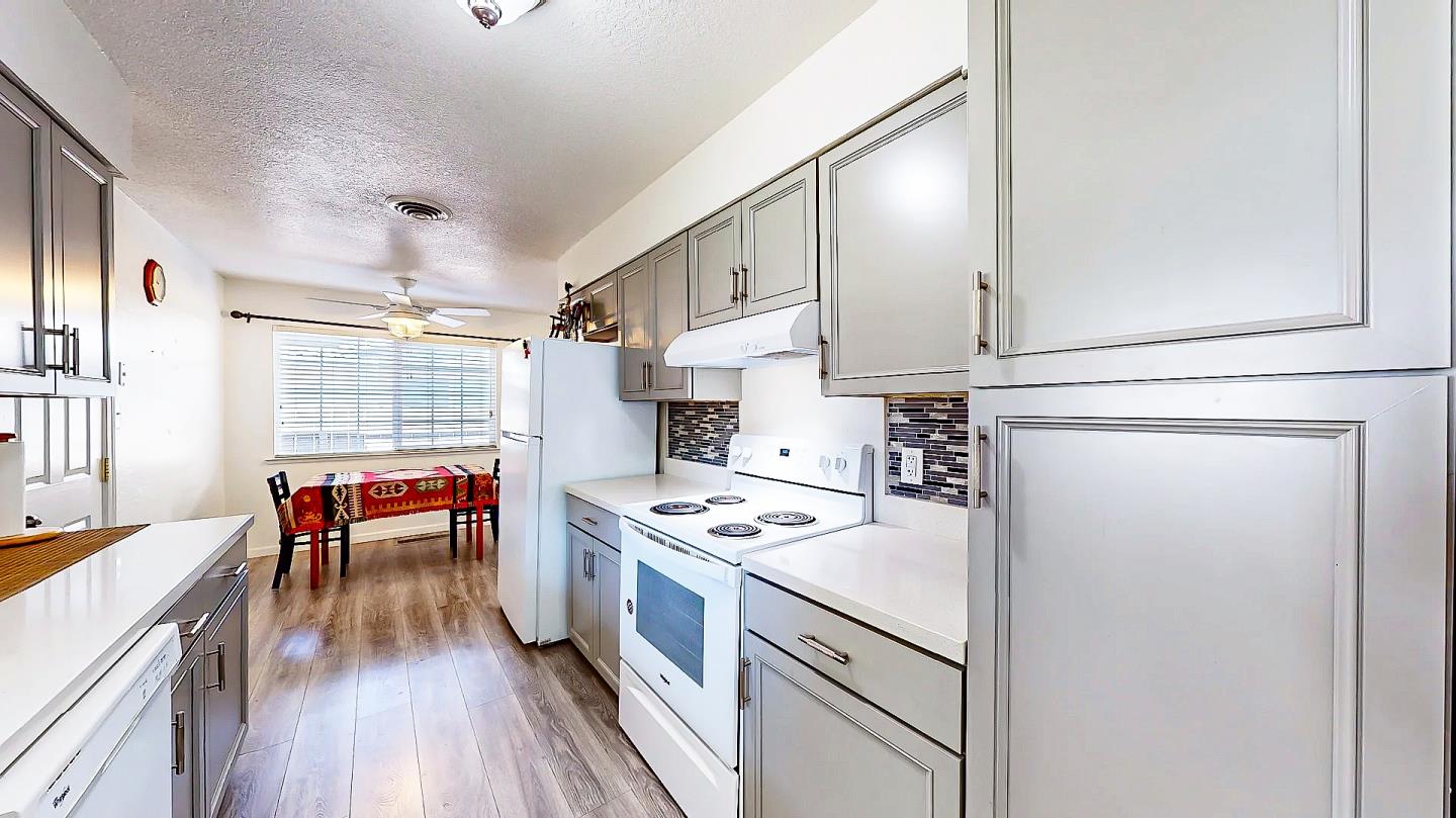Detail Gallery Image 8 of 43 For 2001 Jerry Ln, Lodi,  CA 95242 - 3 Beds | 2 Baths