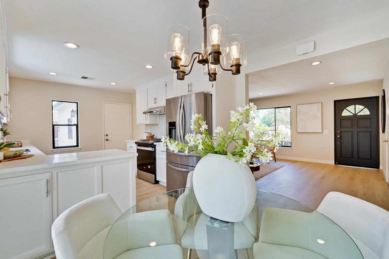 Detail Gallery Image 14 of 62 For 10656 Larry Way, Cupertino,  CA 95014 - 4 Beds | 2 Baths