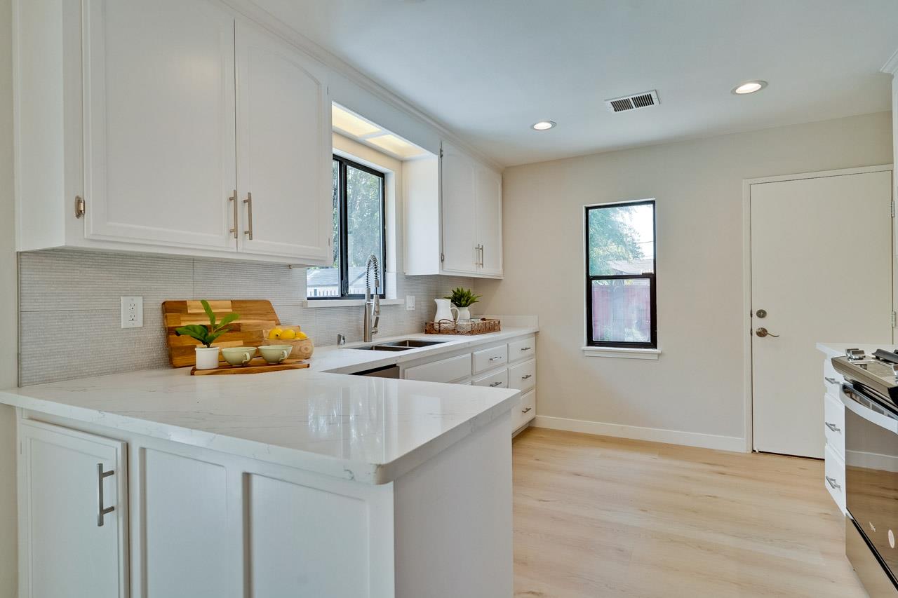 Detail Gallery Image 19 of 62 For 10656 Larry Way, Cupertino,  CA 95014 - 4 Beds | 2 Baths