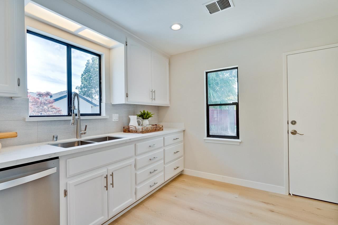 Detail Gallery Image 20 of 62 For 10656 Larry Way, Cupertino,  CA 95014 - 4 Beds | 2 Baths