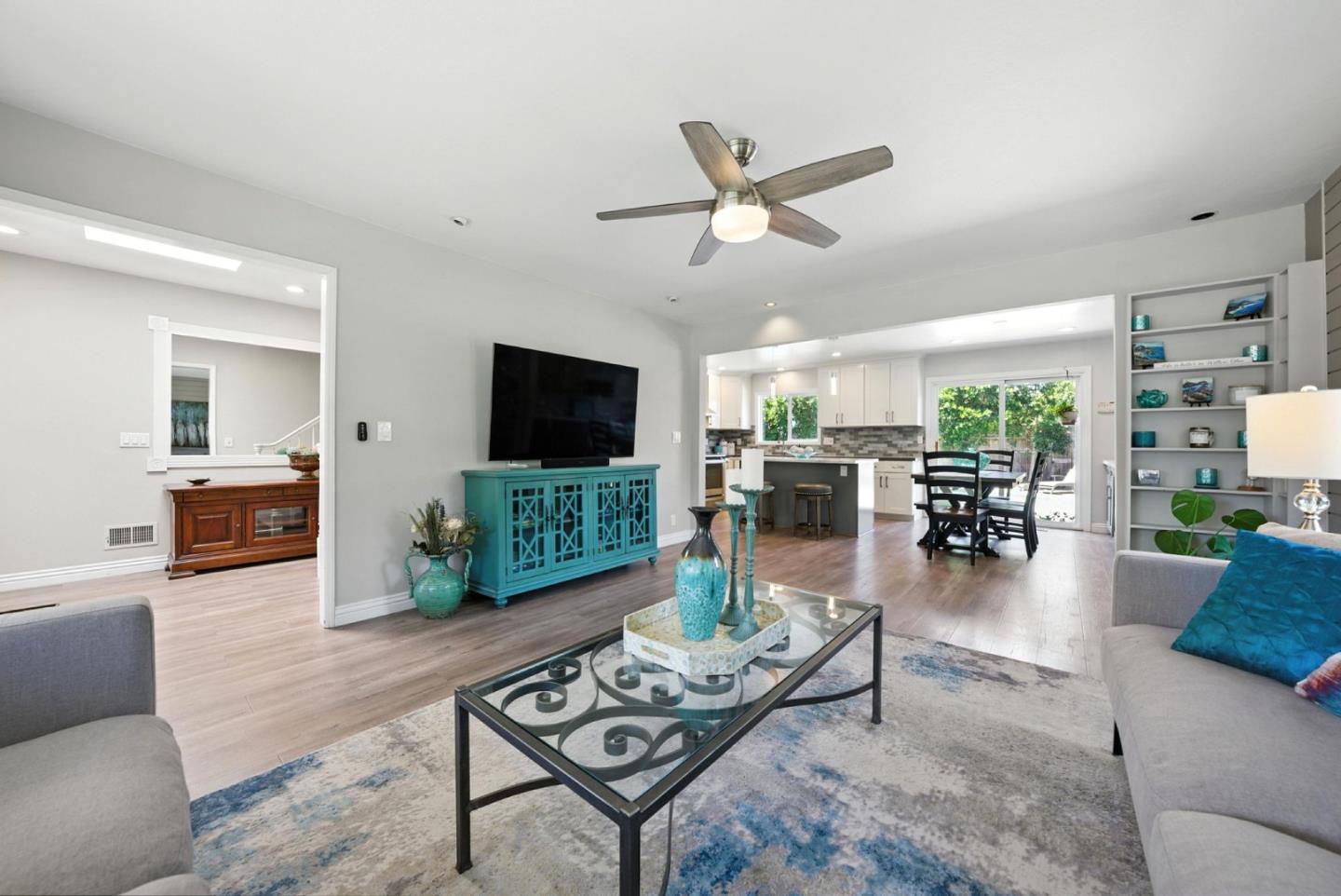 Detail Gallery Image 7 of 29 For 1574 Carmel Dr, San Jose,  CA 95125 - 4 Beds | 2/1 Baths