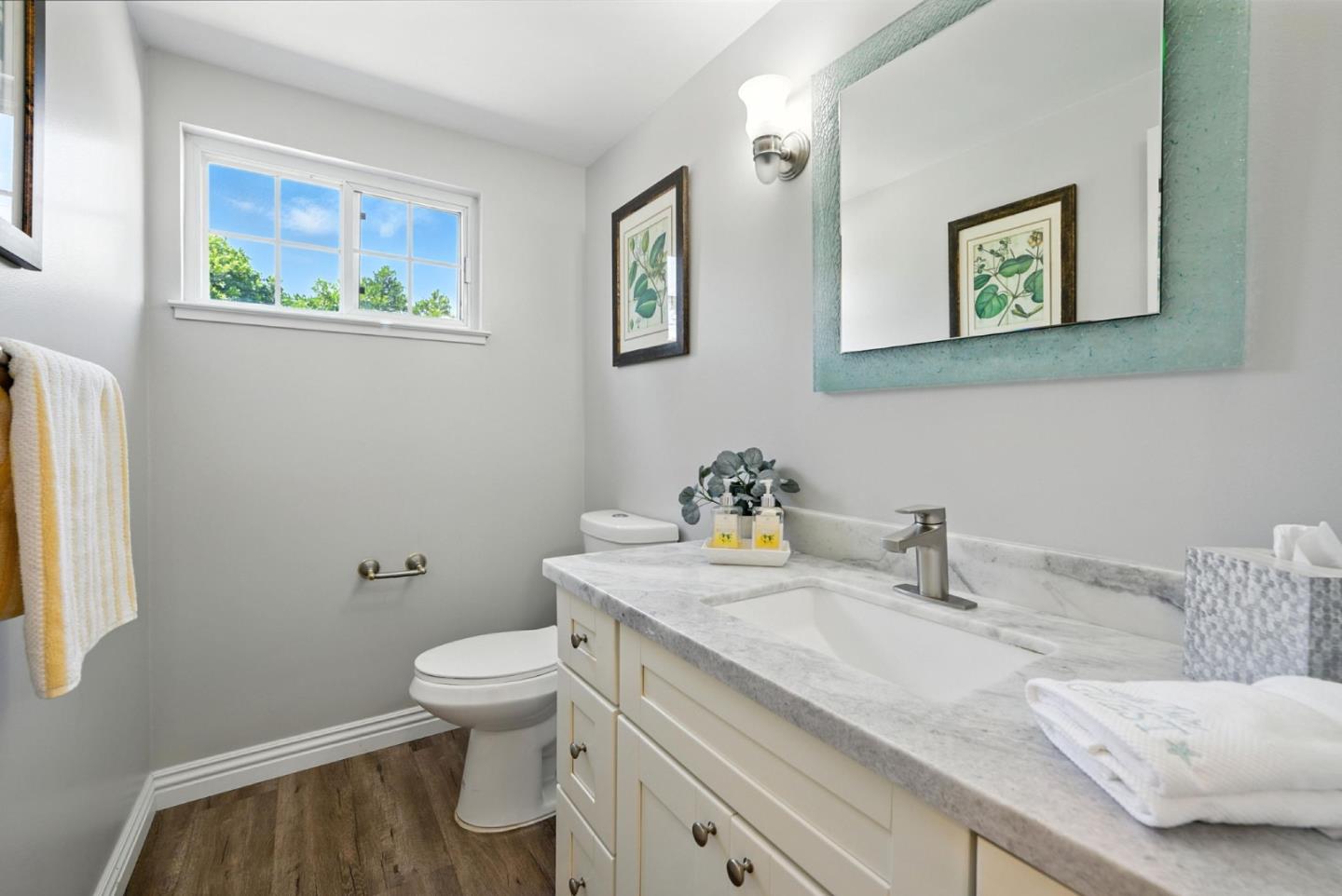 Detail Gallery Image 12 of 29 For 1574 Carmel Dr, San Jose,  CA 95125 - 4 Beds | 2/1 Baths