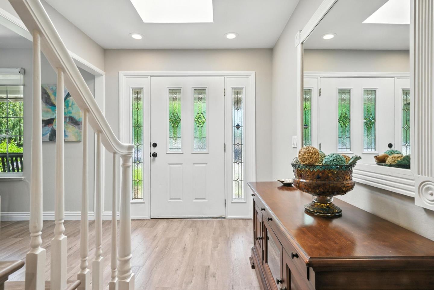 Detail Gallery Image 2 of 29 For 1574 Carmel Dr, San Jose,  CA 95125 - 4 Beds | 2/1 Baths