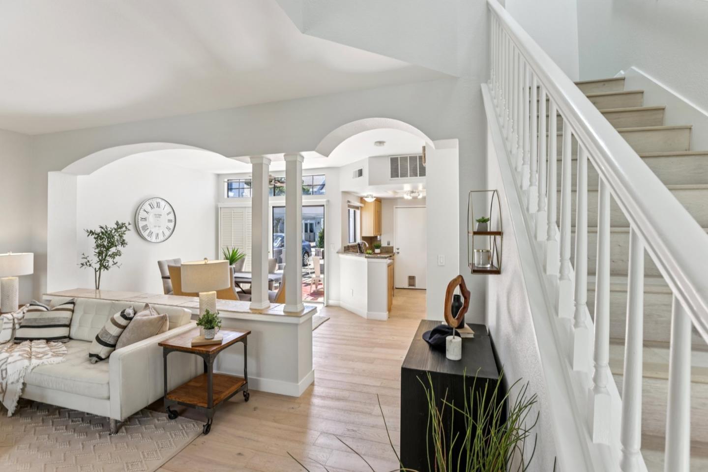 Detail Gallery Image 11 of 60 For 472 Mountain Laurel Ct, Mountain View,  CA 94043 - 2 Beds | 2/1 Baths