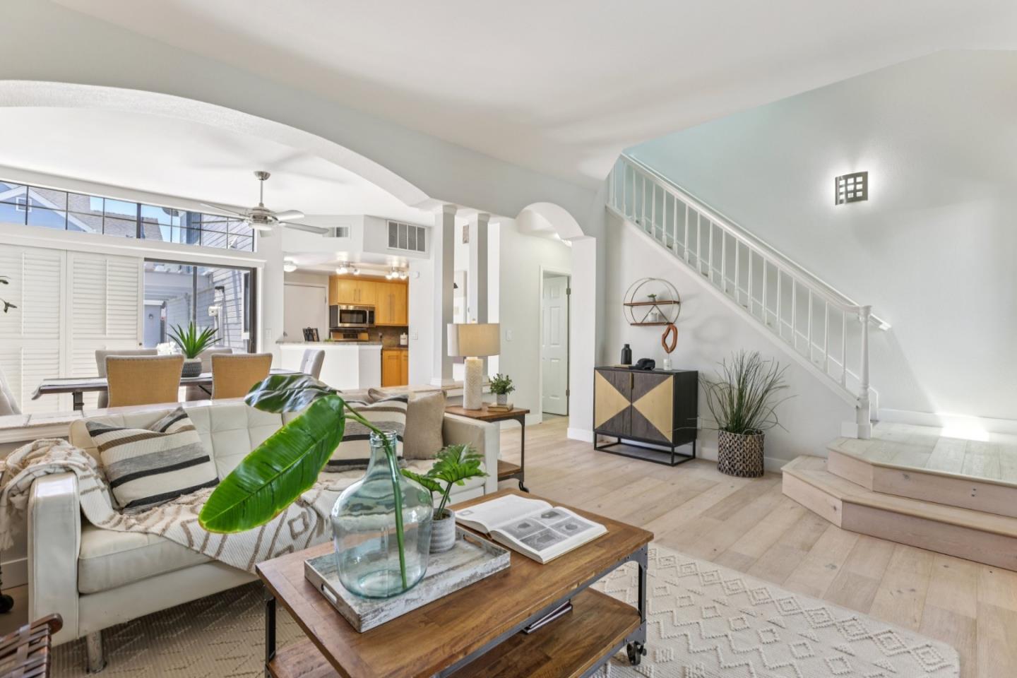 Detail Gallery Image 12 of 60 For 472 Mountain Laurel Ct, Mountain View,  CA 94043 - 2 Beds | 2/1 Baths