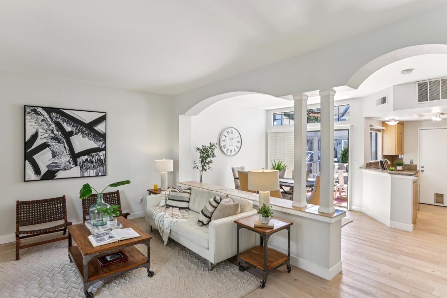 Detail Gallery Image 13 of 60 For 472 Mountain Laurel Ct, Mountain View,  CA 94043 - 2 Beds | 2/1 Baths