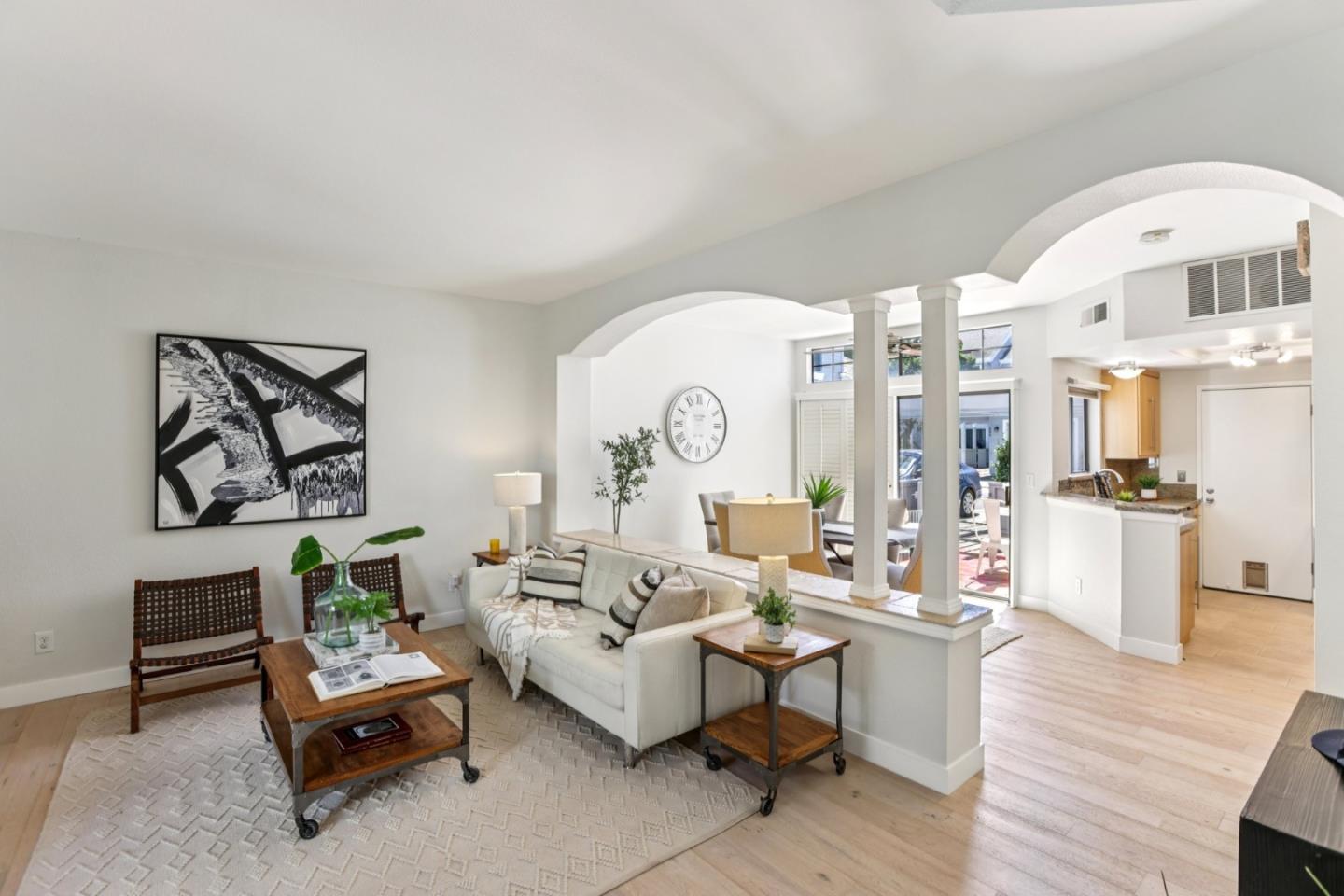 Detail Gallery Image 16 of 60 For 472 Mountain Laurel Ct, Mountain View,  CA 94043 - 2 Beds | 2/1 Baths