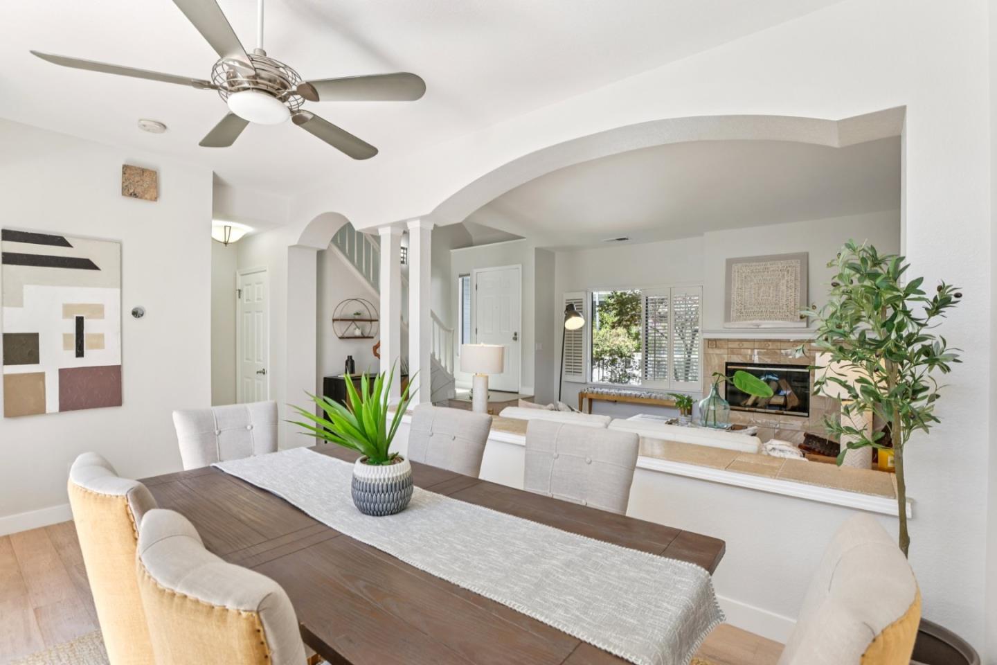 Detail Gallery Image 25 of 60 For 472 Mountain Laurel Ct, Mountain View,  CA 94043 - 2 Beds | 2/1 Baths
