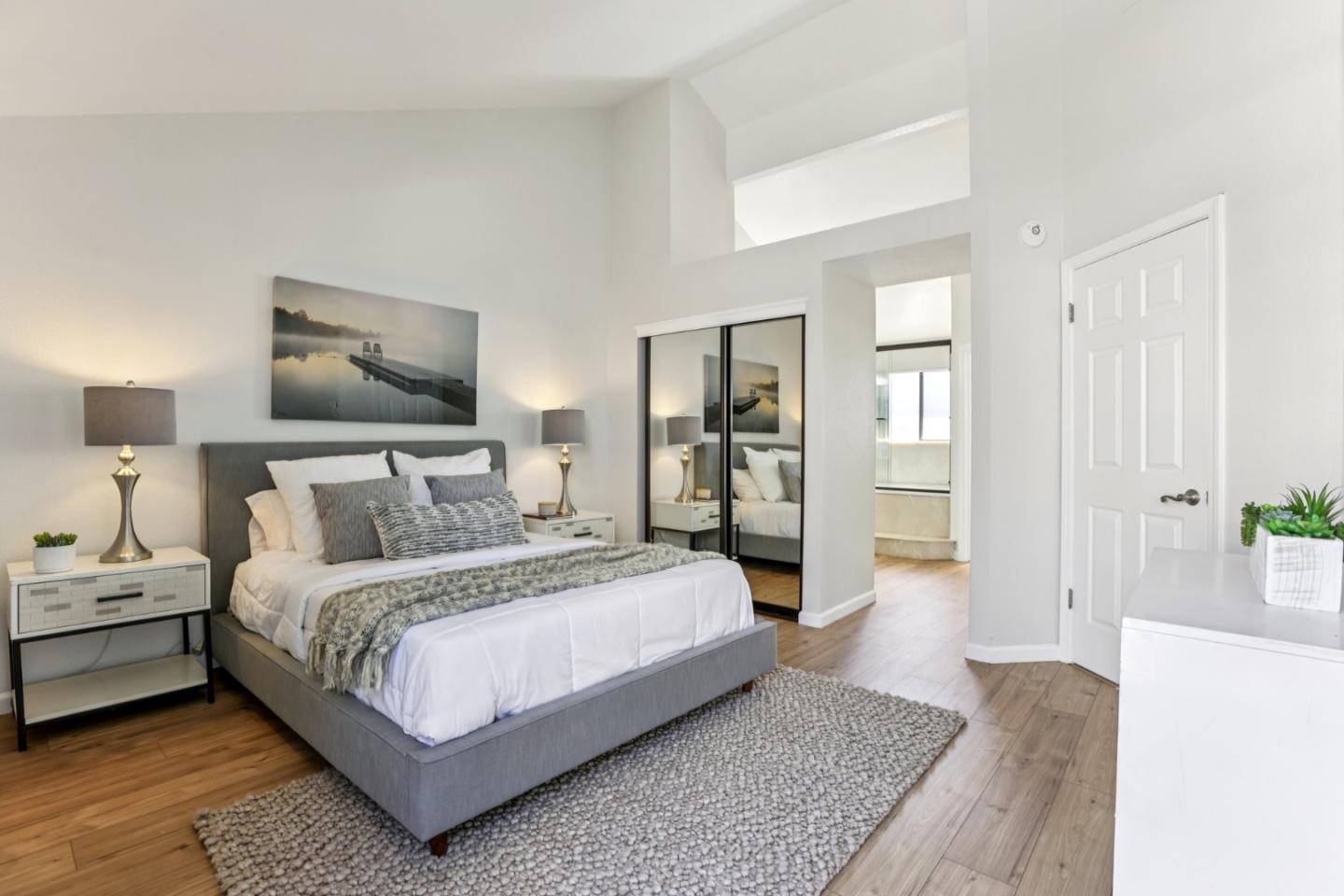 Detail Gallery Image 4 of 60 For 472 Mountain Laurel Ct, Mountain View,  CA 94043 - 2 Beds | 2/1 Baths