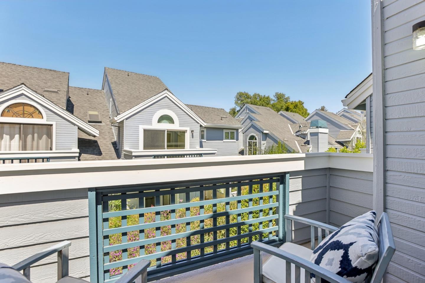 Detail Gallery Image 40 of 60 For 472 Mountain Laurel Ct, Mountain View,  CA 94043 - 2 Beds | 2/1 Baths