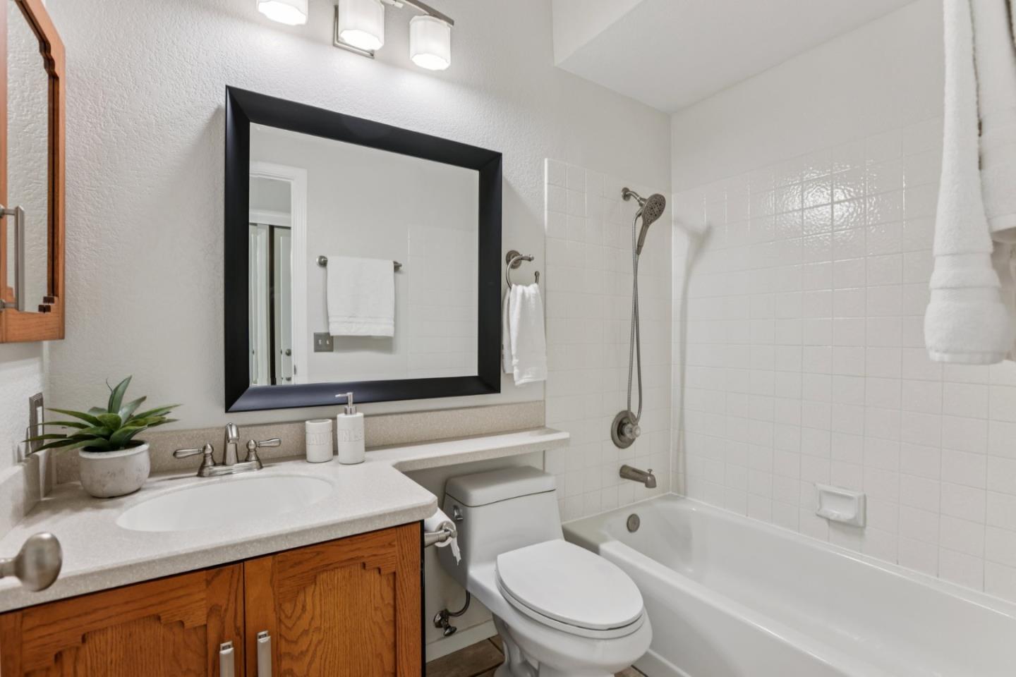 Detail Gallery Image 47 of 60 For 472 Mountain Laurel Ct, Mountain View,  CA 94043 - 2 Beds | 2/1 Baths