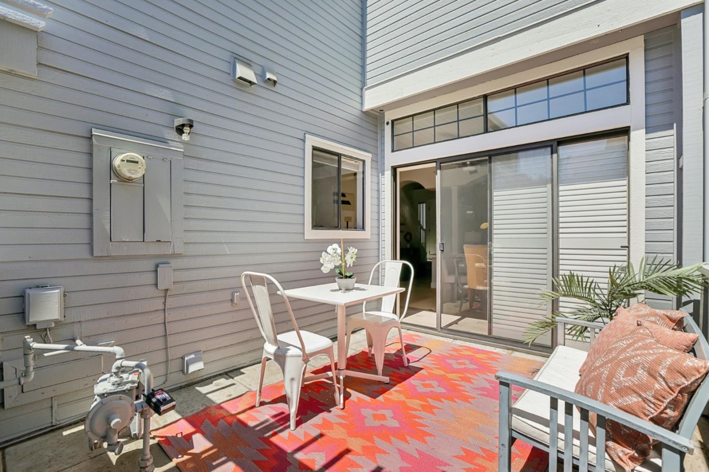 Detail Gallery Image 51 of 60 For 472 Mountain Laurel Ct, Mountain View,  CA 94043 - 2 Beds | 2/1 Baths