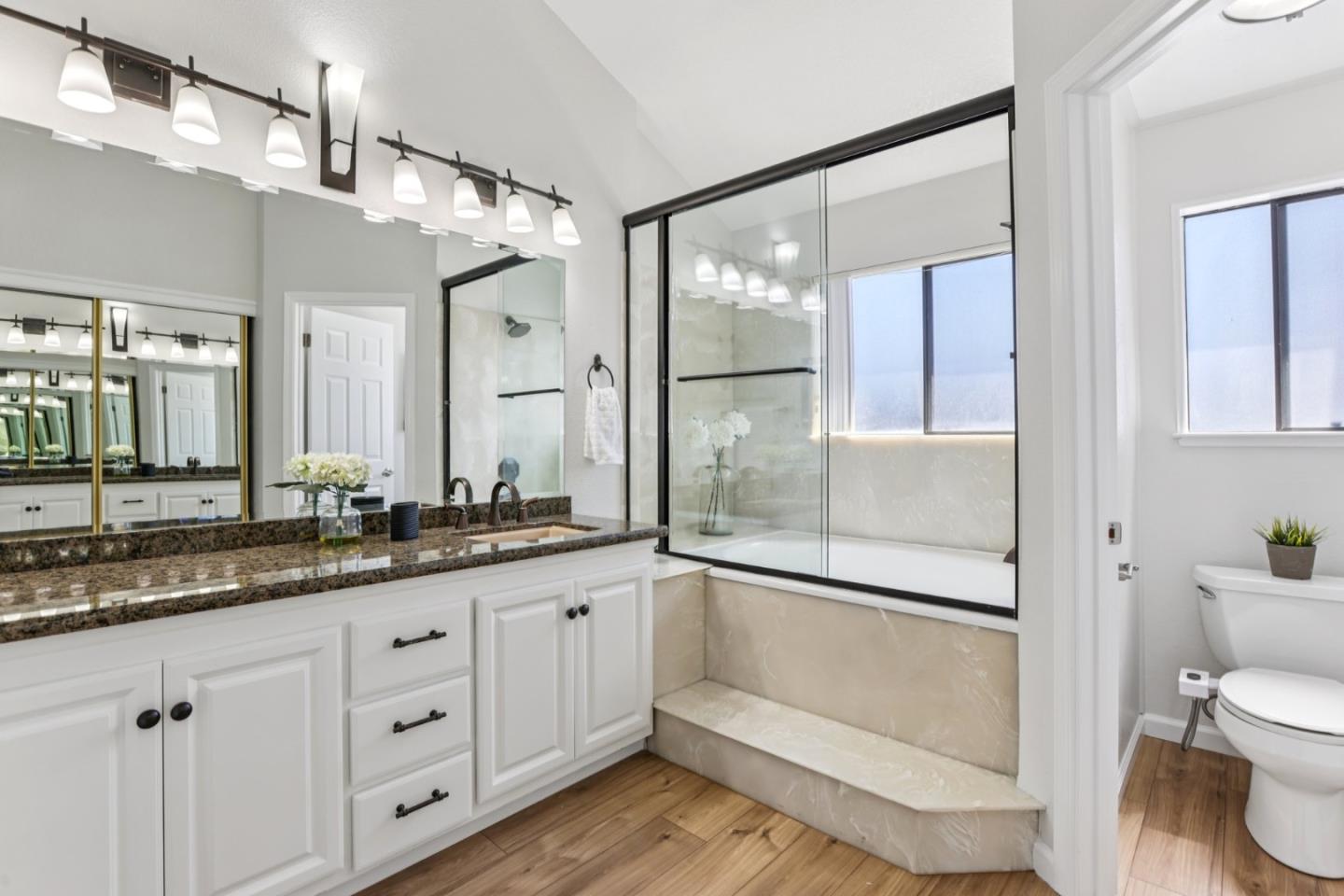 Detail Gallery Image 6 of 60 For 472 Mountain Laurel Ct, Mountain View,  CA 94043 - 2 Beds | 2/1 Baths