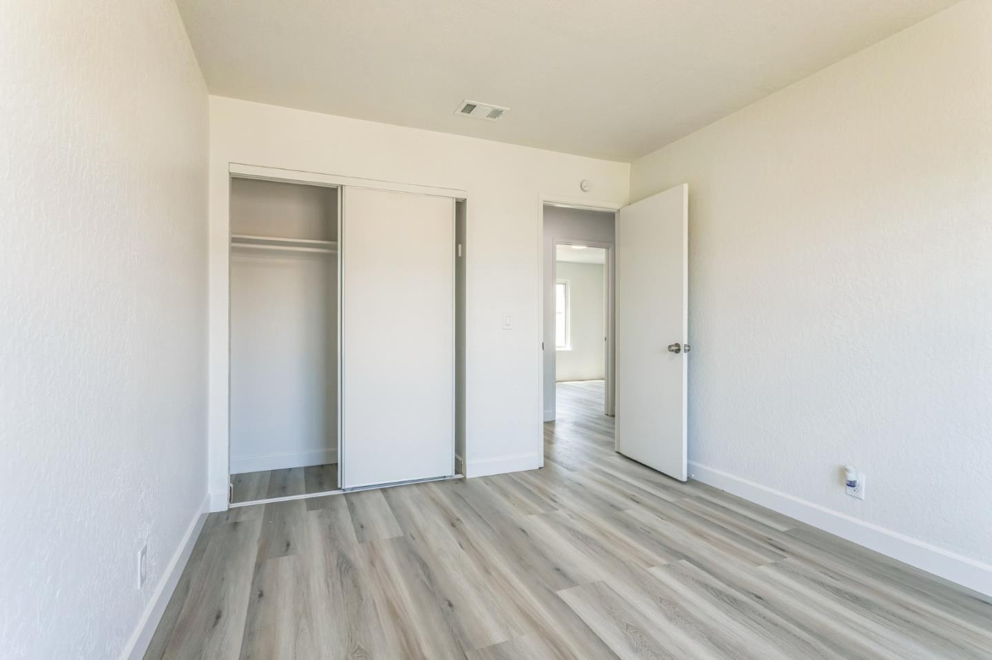 Detail Gallery Image 13 of 15 For 141 Rainier Ln, Antioch,  CA 94509 - 4 Beds | 1/1 Baths