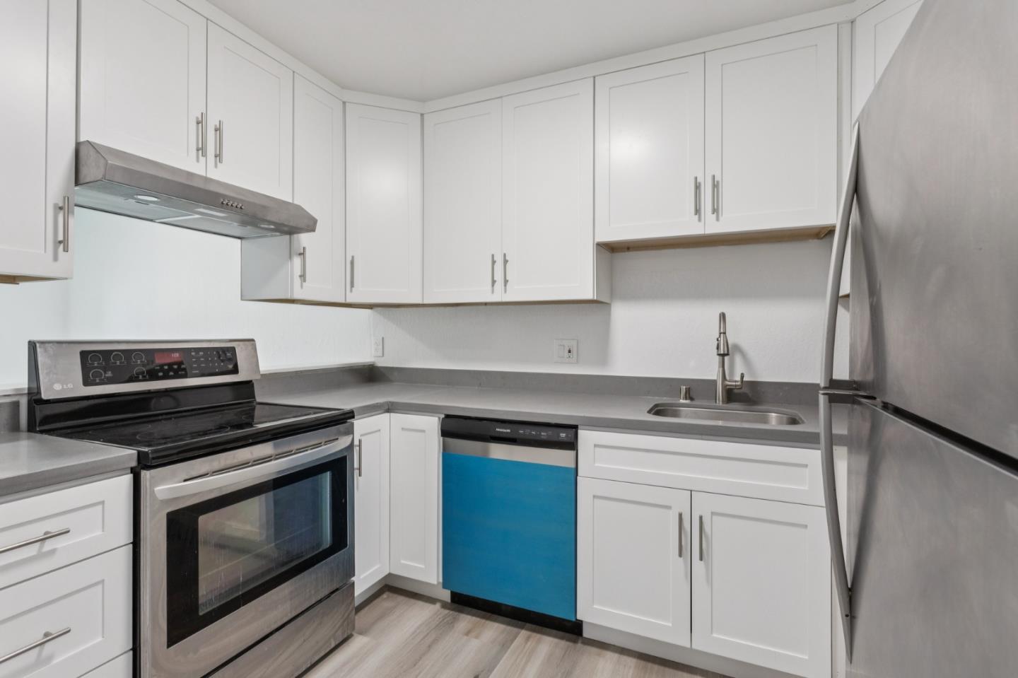 Detail Gallery Image 3 of 15 For 141 Rainier Ln, Antioch,  CA 94509 - 4 Beds | 1/1 Baths