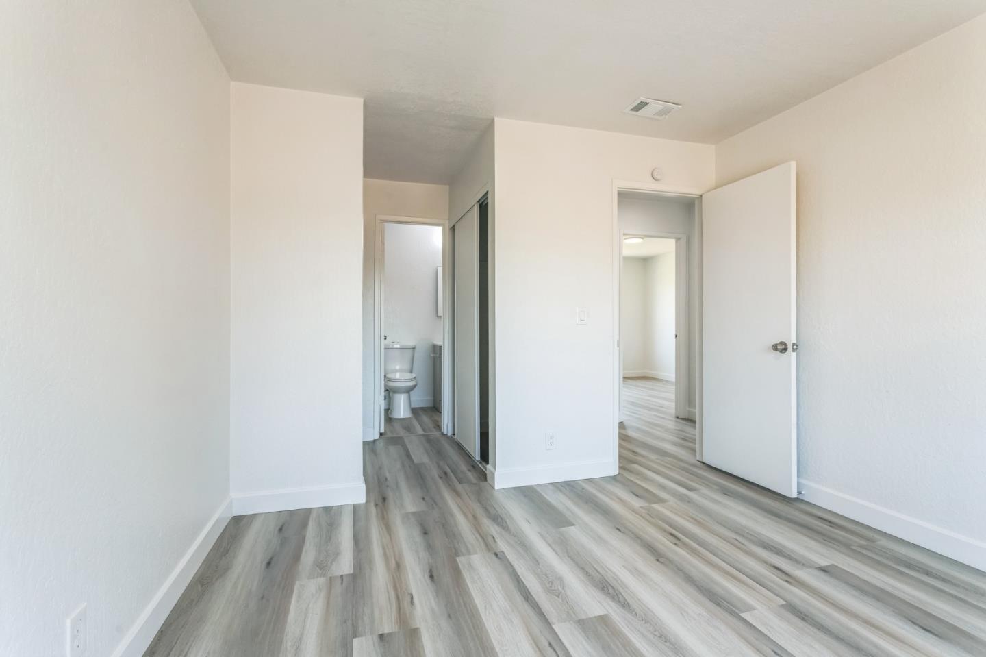 Detail Gallery Image 6 of 15 For 141 Rainier Ln, Antioch,  CA 94509 - 4 Beds | 1/1 Baths