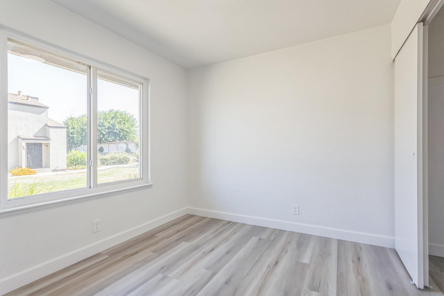 Detail Gallery Image 8 of 15 For 141 Rainier Ln, Antioch,  CA 94509 - 4 Beds | 1/1 Baths