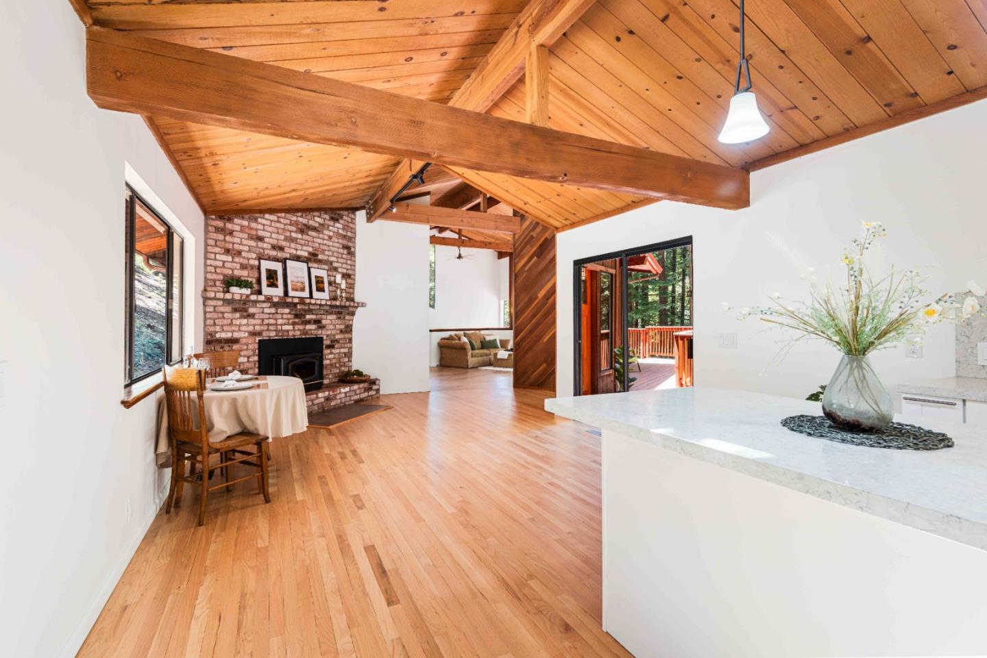 Detail Gallery Image 13 of 46 For 510 Warren Dr, Santa Cruz,  CA 95060 - 3 Beds | 2/1 Baths