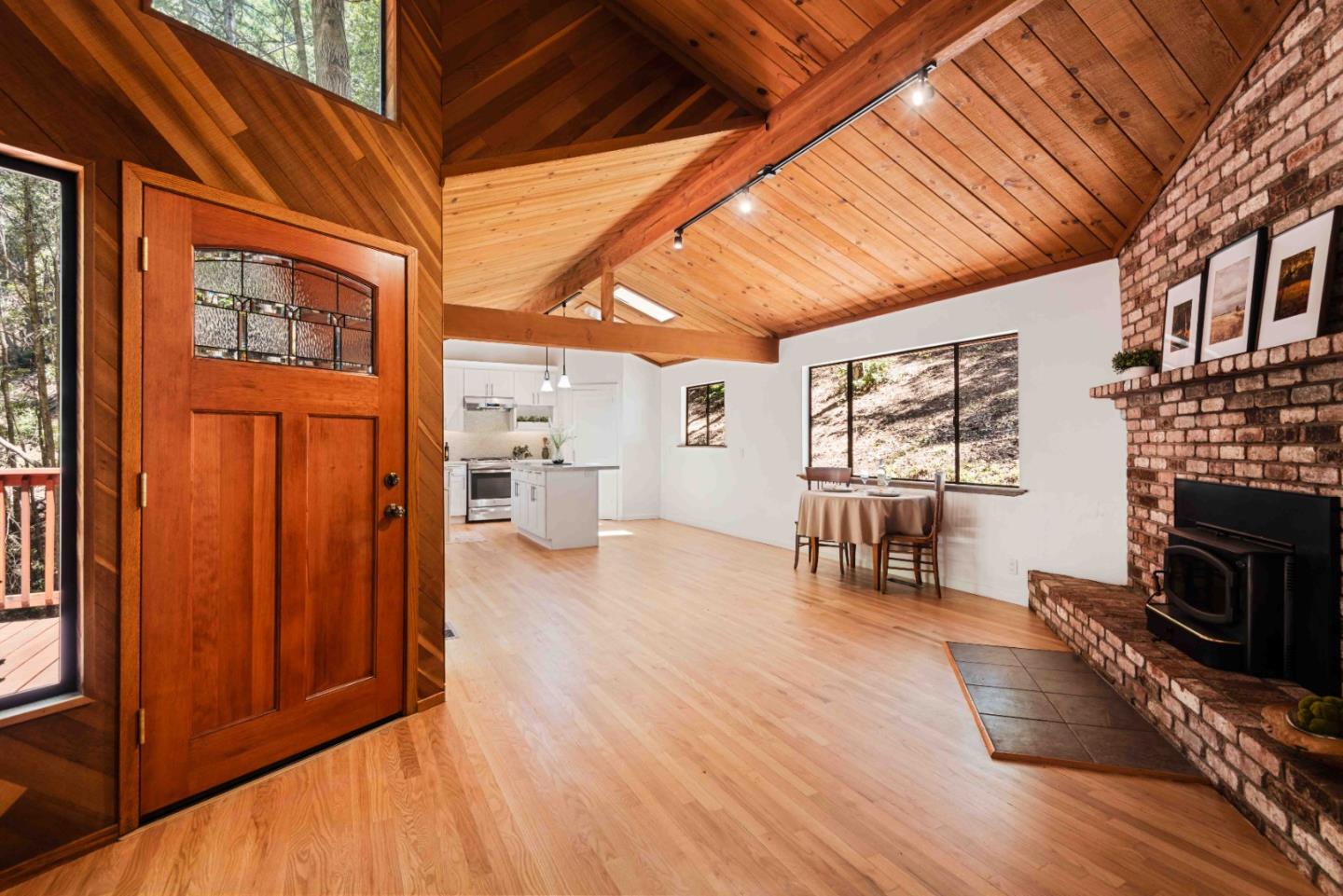 Detail Gallery Image 7 of 46 For 510 Warren Dr, Santa Cruz,  CA 95060 - 3 Beds | 2/1 Baths