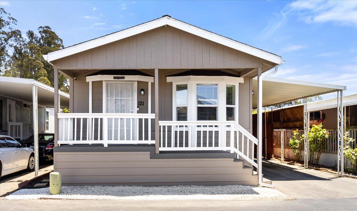 Detail Gallery Image 1 of 33 For 789 Green Valley Rd #121,  Watsonville,  CA 95076 - 3 Beds | 2 Baths