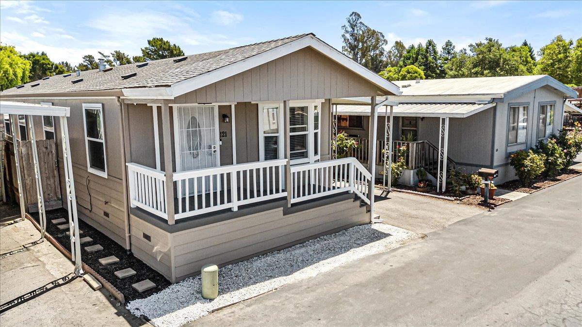 Detail Gallery Image 2 of 33 For 789 Green Valley Rd #121,  Watsonville,  CA 95076 - 3 Beds | 2 Baths