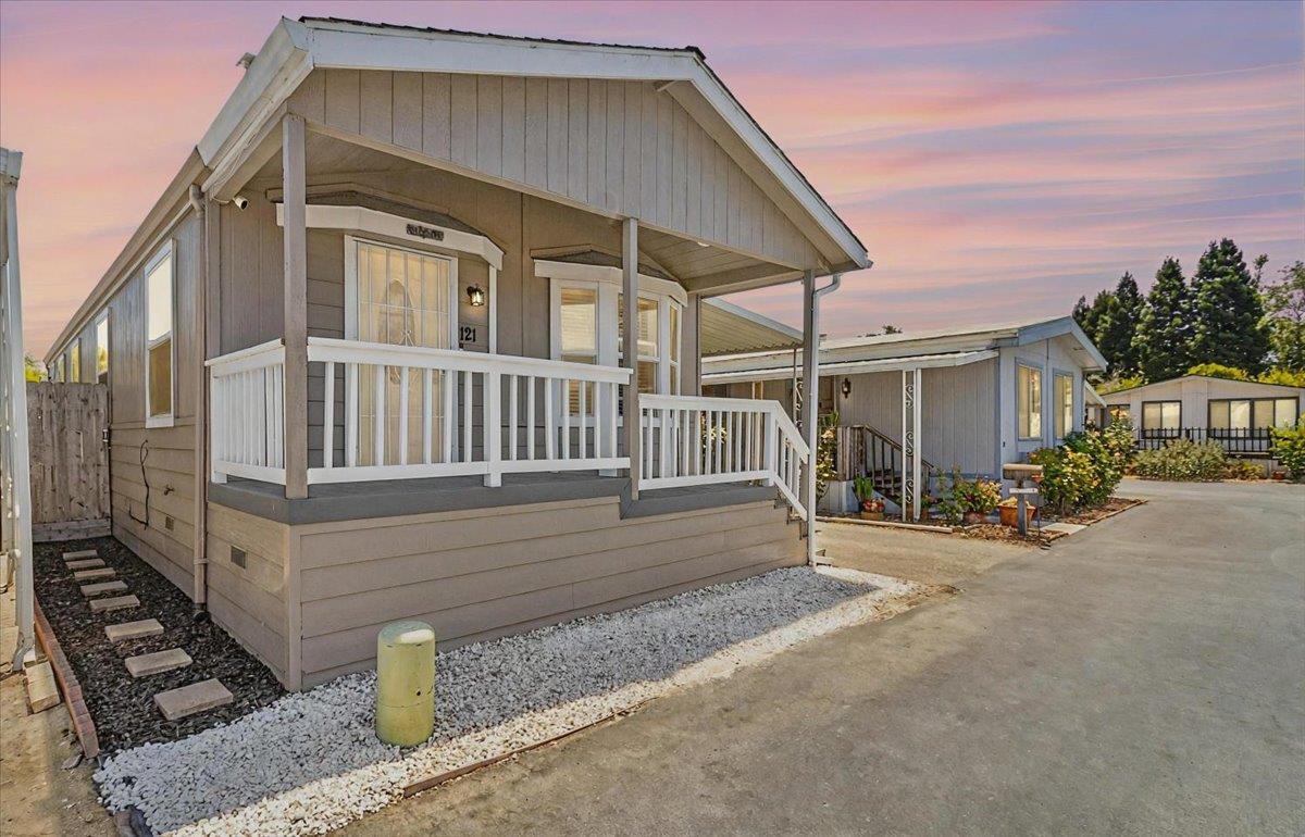 Detail Gallery Image 4 of 33 For 789 Green Valley Rd #121,  Watsonville,  CA 95076 - 3 Beds | 2 Baths
