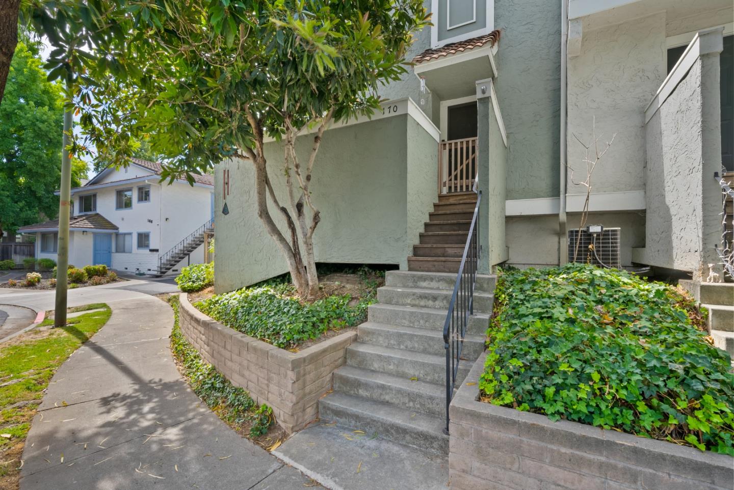 Detail Gallery Image 4 of 55 For 170 Michael Dr, Campbell,  CA 95008 - 2 Beds | 2/1 Baths