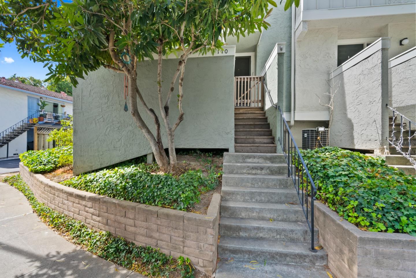 Detail Gallery Image 5 of 55 For 170 Michael Dr, Campbell,  CA 95008 - 2 Beds | 2/1 Baths