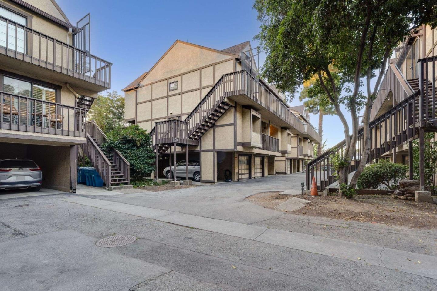Detail Gallery Image 31 of 40 For 1122 Brewster Ave, Redwood City,  CA 94062 - 2 Beds | 2/1 Baths
