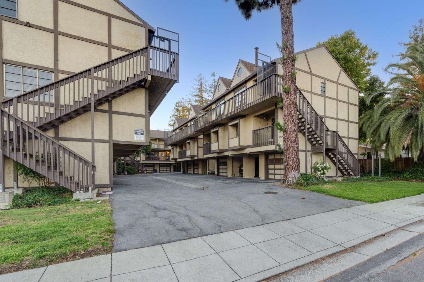 Detail Gallery Image 32 of 40 For 1122 Brewster Ave, Redwood City,  CA 94062 - 2 Beds | 2/1 Baths
