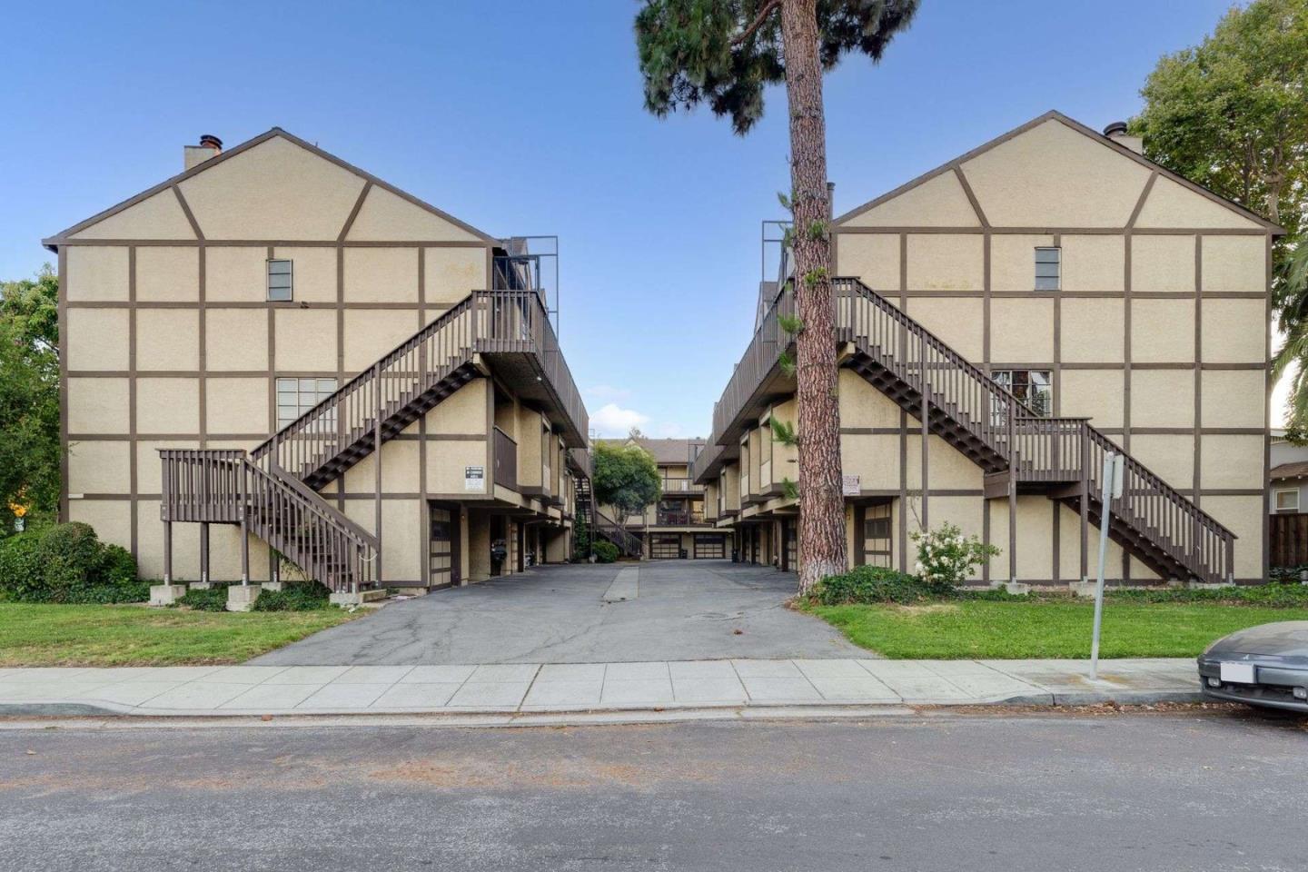 Detail Gallery Image 33 of 40 For 1122 Brewster Ave, Redwood City,  CA 94062 - 2 Beds | 2/1 Baths