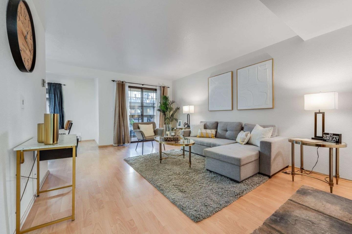 Detail Gallery Image 5 of 40 For 1122 Brewster Ave, Redwood City,  CA 94062 - 2 Beds | 2/1 Baths