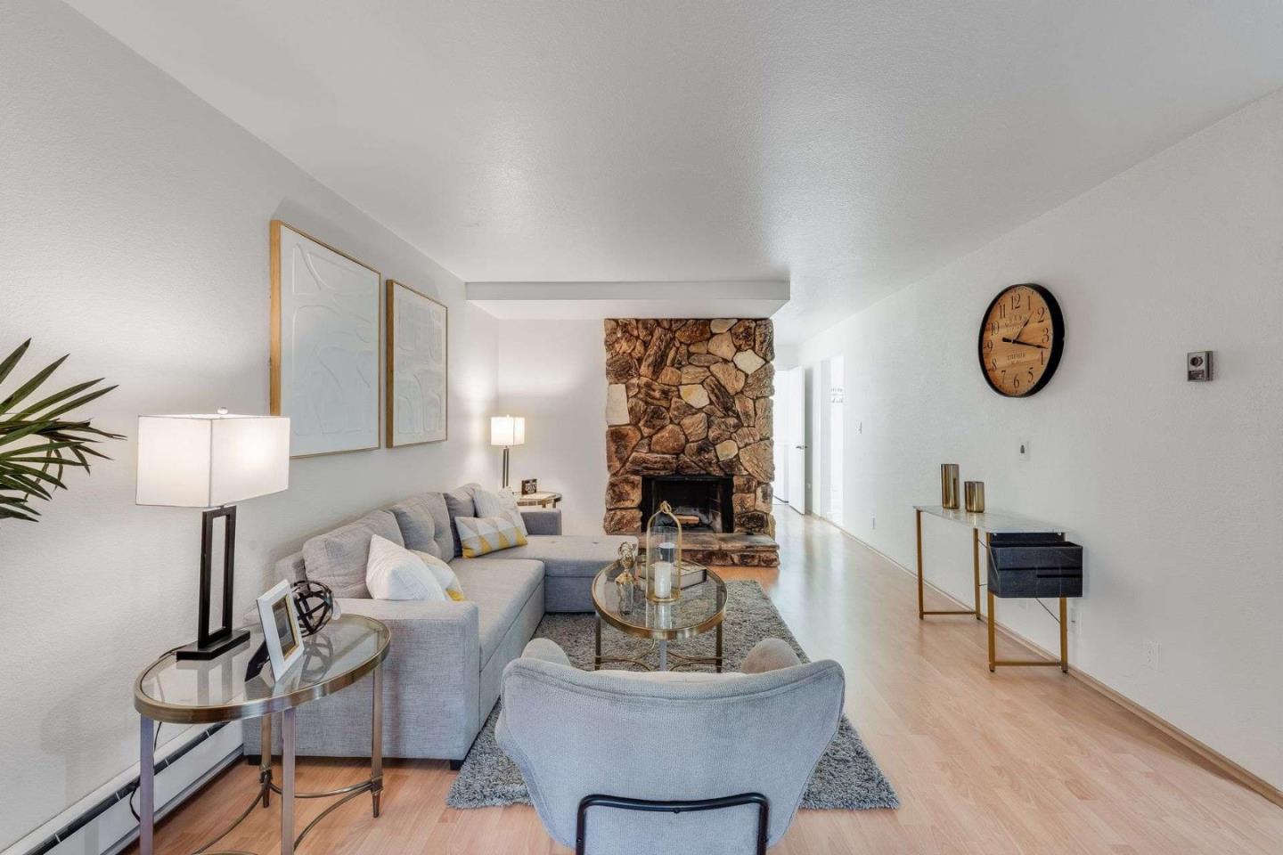 Detail Gallery Image 7 of 40 For 1122 Brewster Ave, Redwood City,  CA 94062 - 2 Beds | 2/1 Baths