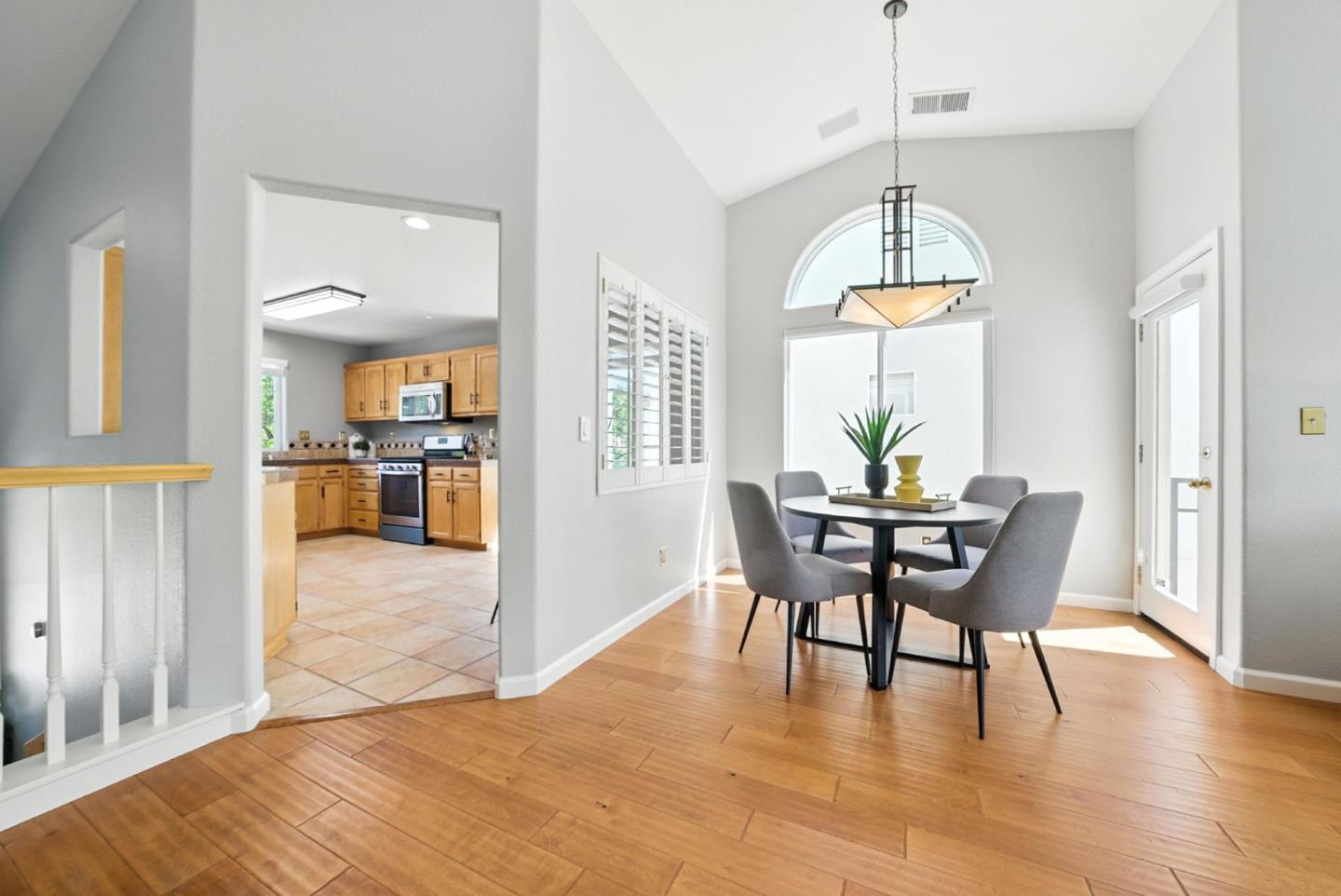 Detail Gallery Image 11 of 55 For 546 Chelsea Xing, San Jose,  CA 95138 - 3 Beds | 2/1 Baths