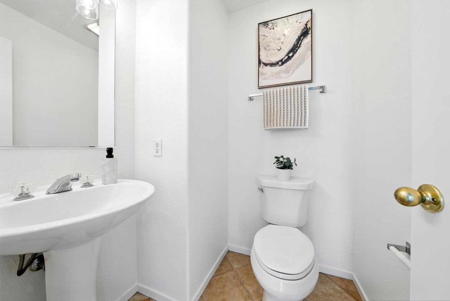 Detail Gallery Image 16 of 55 For 546 Chelsea Xing, San Jose,  CA 95138 - 3 Beds | 2/1 Baths