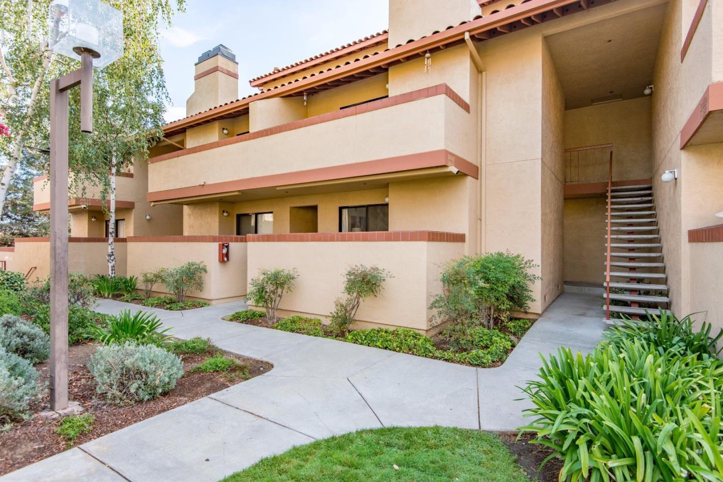 Detail Gallery Image 1 of 36 For 20666 Celeste Cir, Cupertino,  CA 95014 - 1 Beds | 1 Baths