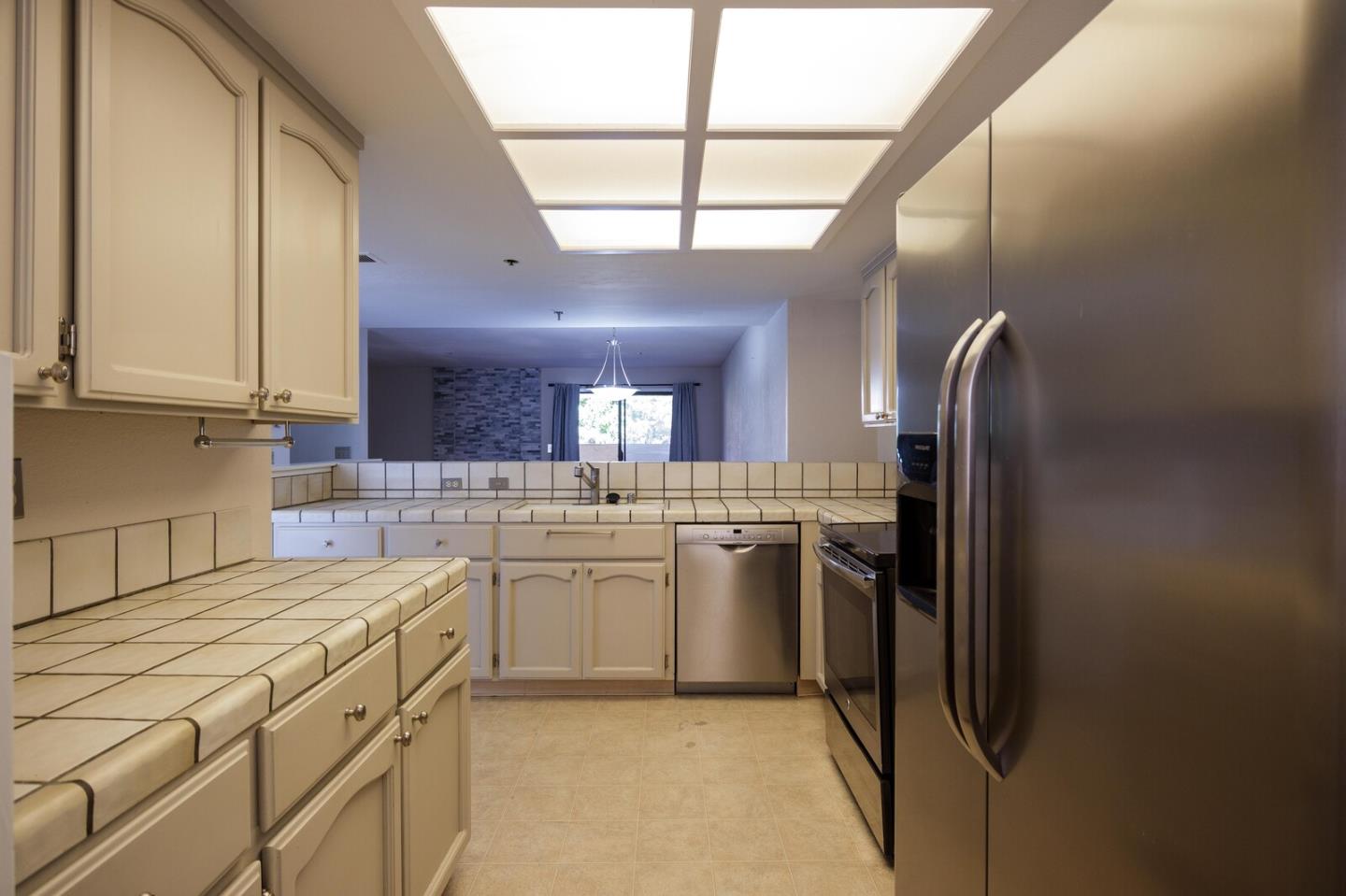 Detail Gallery Image 12 of 36 For 20666 Celeste Cir, Cupertino,  CA 95014 - 1 Beds | 1 Baths