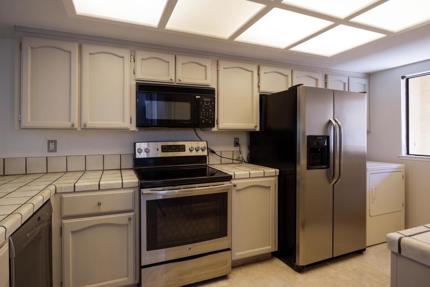 Detail Gallery Image 13 of 36 For 20666 Celeste Cir, Cupertino,  CA 95014 - 1 Beds | 1 Baths
