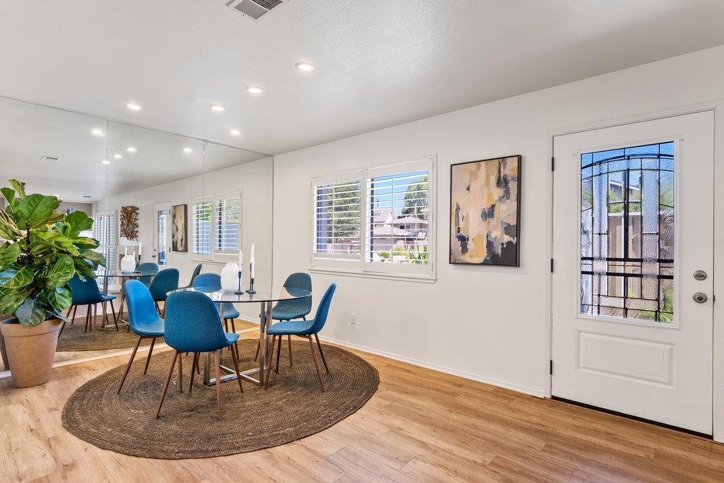 Detail Gallery Image 7 of 31 For 1582 Dolphin Dr, Aptos,  CA 95003 - 3 Beds | 2/1 Baths