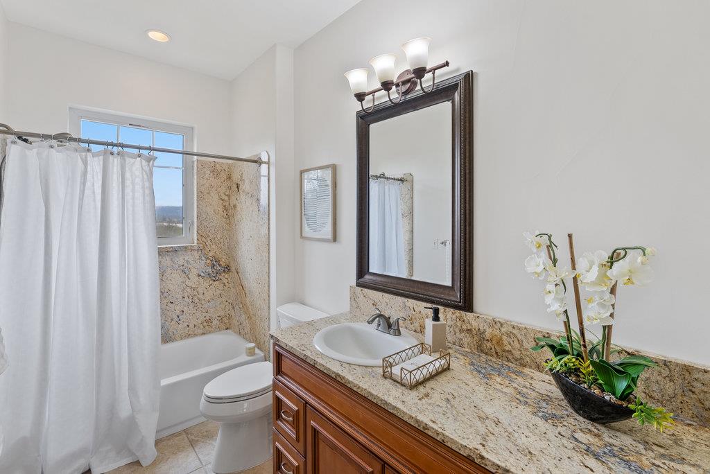 Detail Gallery Image 18 of 60 For 350 Windsong Way, Watsonville,  CA 95076 - 5 Beds | 4 Baths