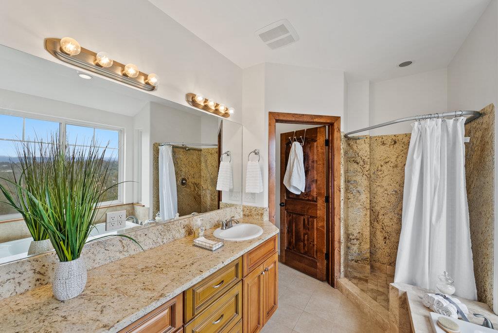 Detail Gallery Image 22 of 60 For 350 Windsong Way, Watsonville,  CA 95076 - 5 Beds | 4 Baths