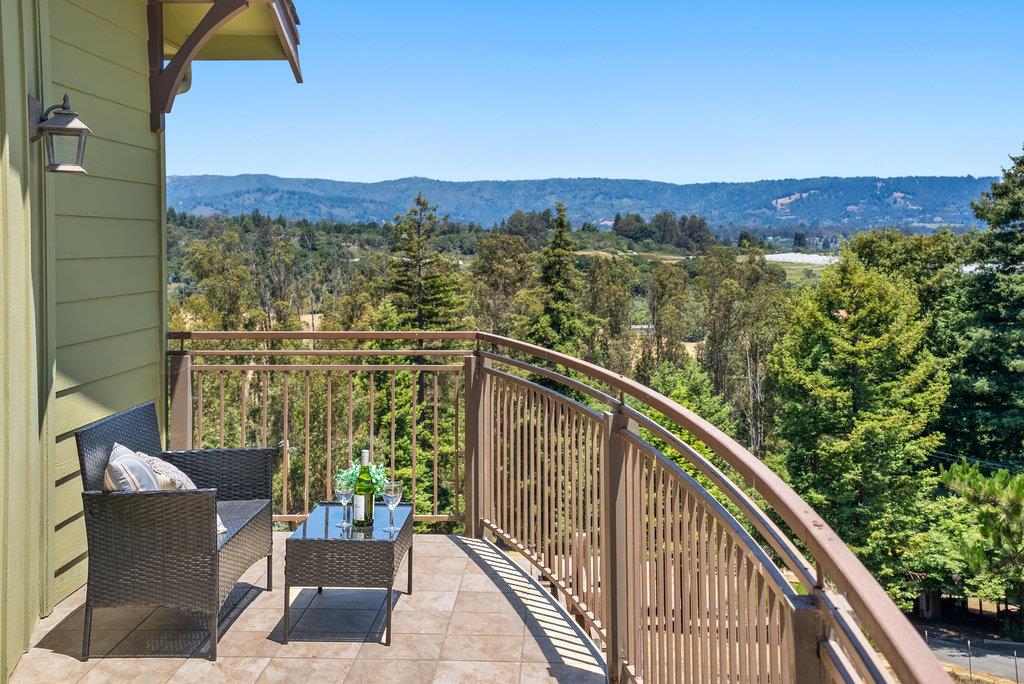 Detail Gallery Image 25 of 60 For 350 Windsong Way, Watsonville,  CA 95076 - 5 Beds | 4 Baths