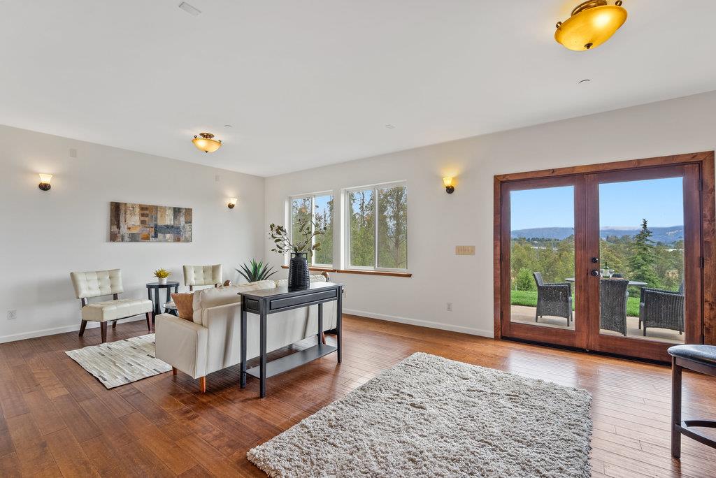 Detail Gallery Image 30 of 60 For 350 Windsong Way, Watsonville,  CA 95076 - 5 Beds | 4 Baths