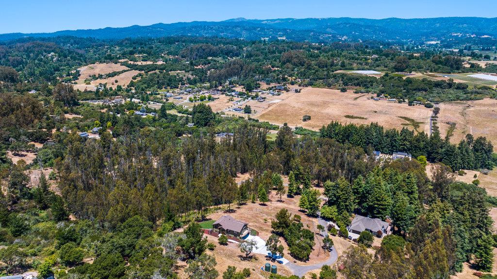 Detail Gallery Image 5 of 60 For 350 Windsong Way, Watsonville,  CA 95076 - 5 Beds | 4 Baths