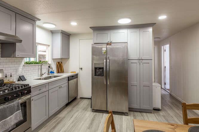 Detail Gallery Image 4 of 34 For 2151 Oakland Rd #297,  San Jose,  CA 95131 - 4 Beds | 2 Baths